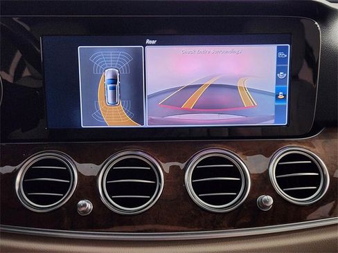 Used 2017 Mercedes-Benz E 400 4MATIC Wagon image 17