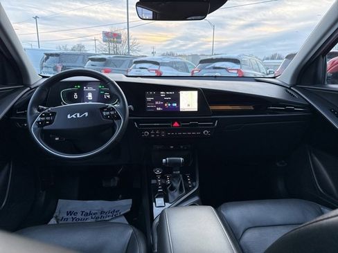 Used 2023 Kia Niro SX image 33
