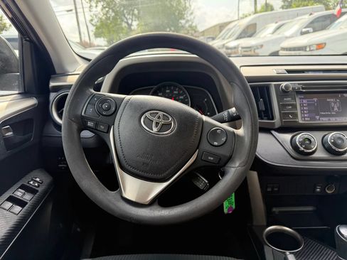 Used 2014 Toyota RAV4 LE FWD image 10