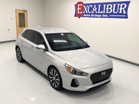 Used 2018 Hyundai Elantra GT w/ Style Package 02 FWD image 3