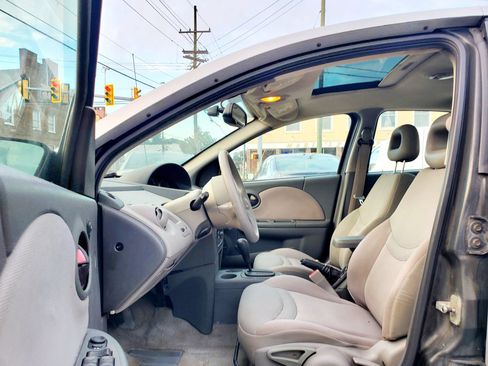 Used 2003 Saturn ION Level 2 w/ Convenience Pkg FWD image 11