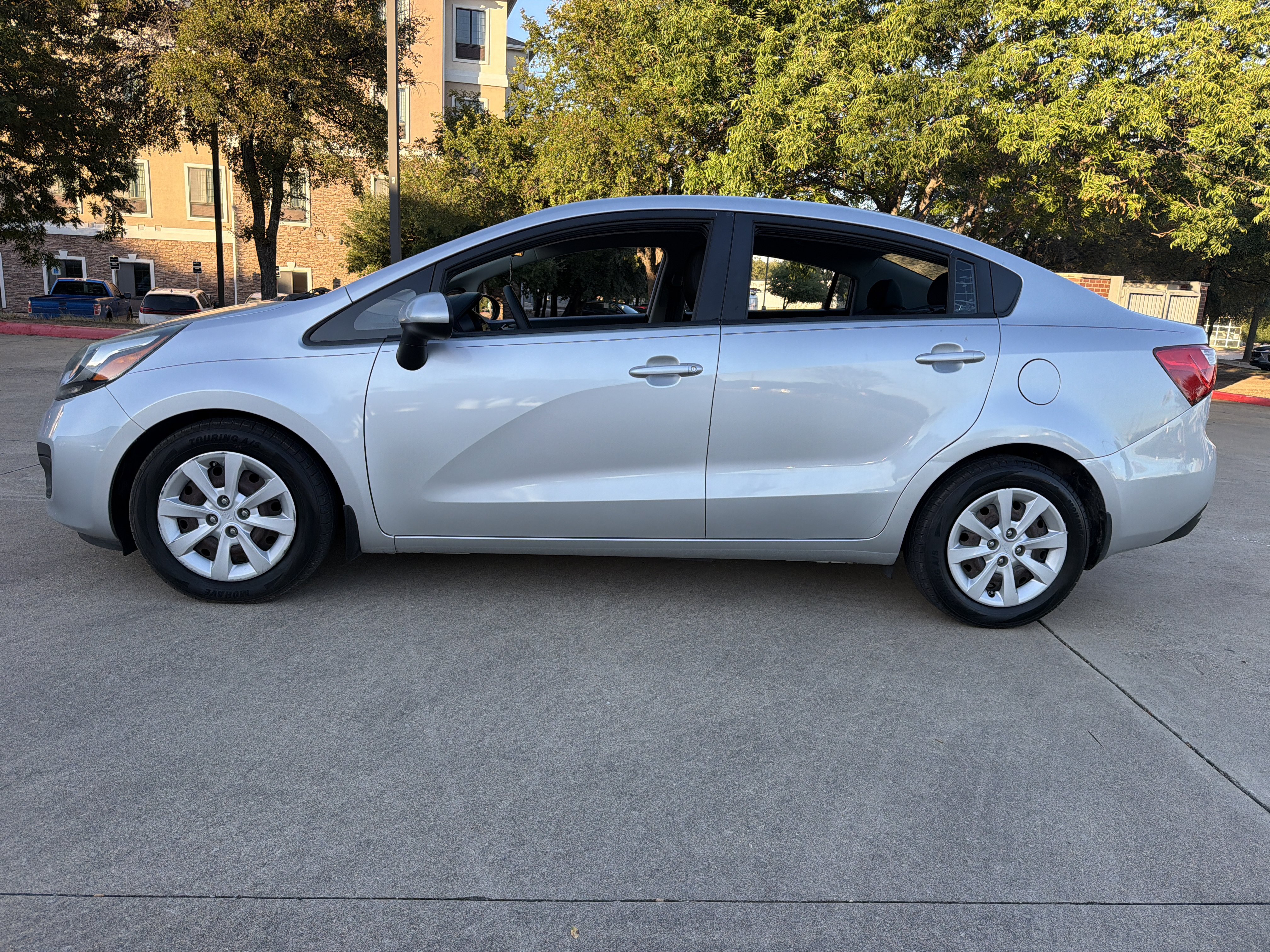 Used 2015 Kia Rio LX w/ Power Package FWD image 4