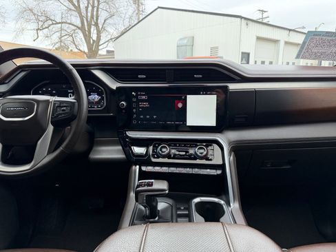 Used 2024 GMC Sierra 1500 Denali image 18