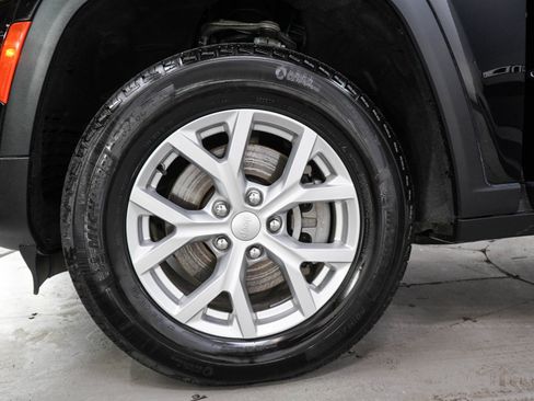 Used 2023 Jeep Grand Cherokee L Limited AWD/4WD image 33