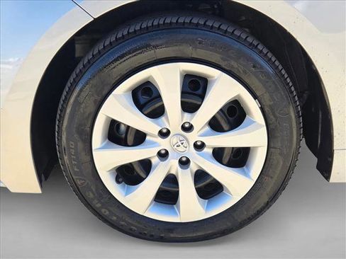 Certified 2025 Toyota Corolla LE image 22