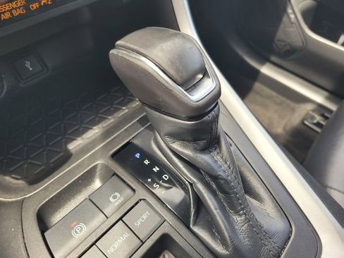Used 2022 Toyota RAV4 XLE Premium FWD image 20