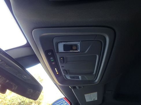 Used 2021 Chevrolet Silverado 1500 LT image 22