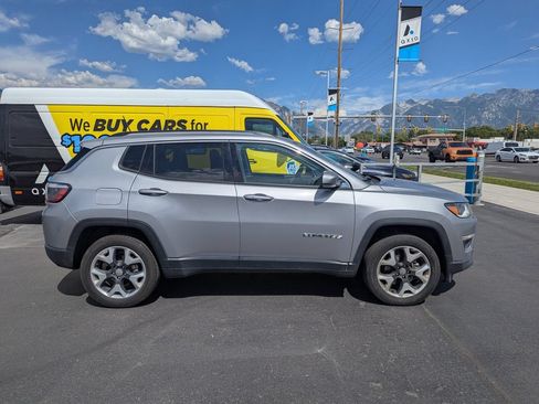 Used 2018 Jeep Compass Limited w/ Navigation Group AWD/4WD image 2