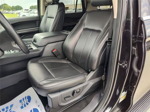 Used 2024 Ford Expedition XLT RWD image 19