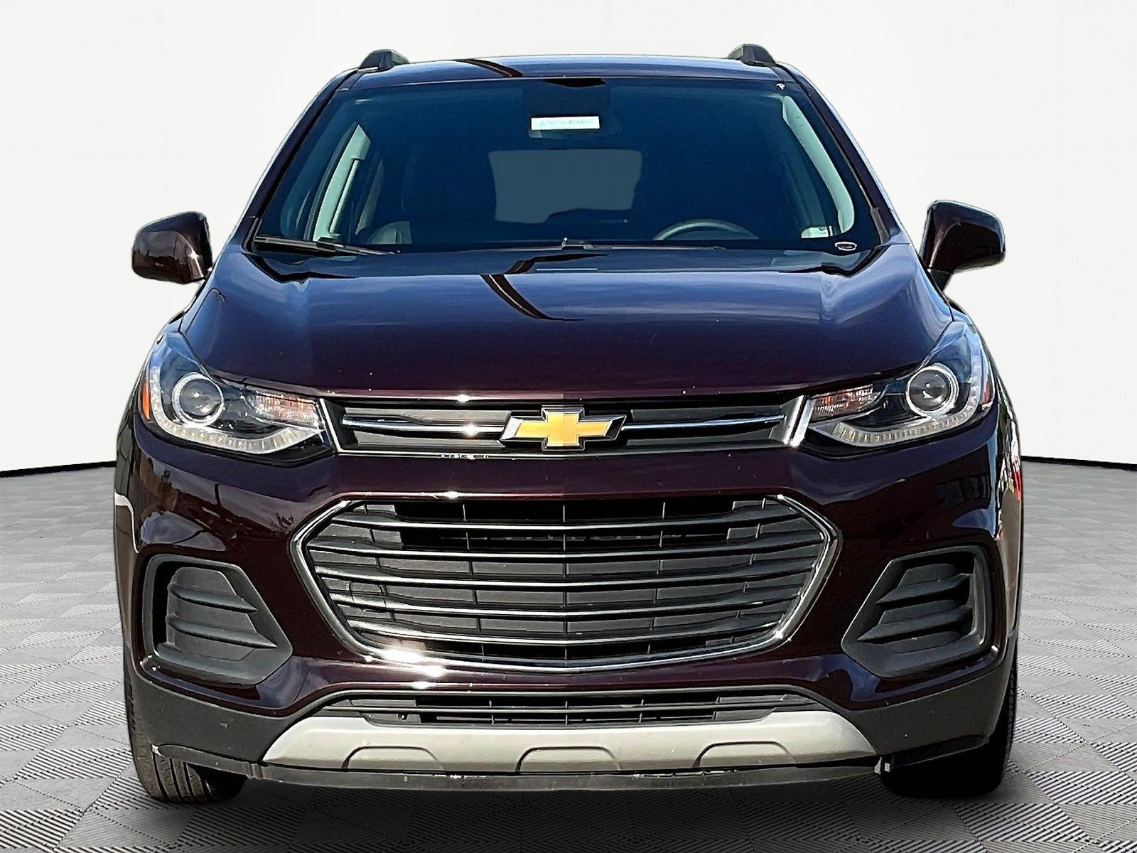 Used 2021 Chevrolet Trax LT w/ Driver Confidence Package FWD image 2