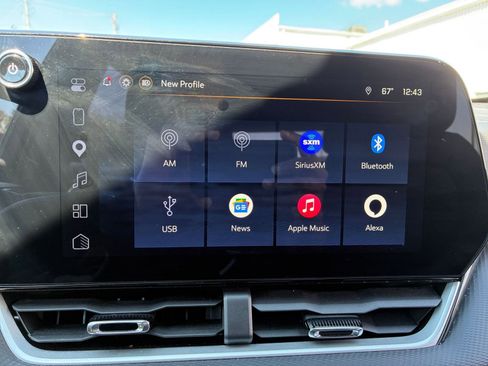 Used 2025 Chevrolet Equinox LT FWD image 21