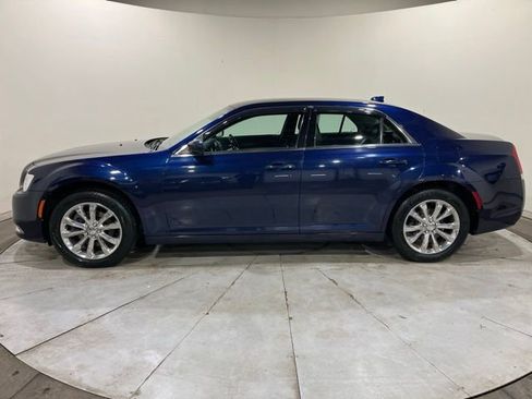 Used 2016 Chrysler 300 Limited w/ Driver Convenience Group image 8
