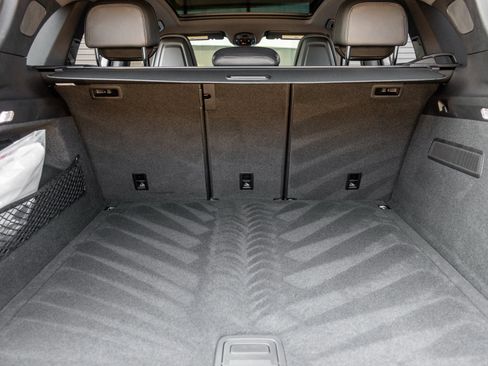 Certified 2025 Porsche Cayenne image 33