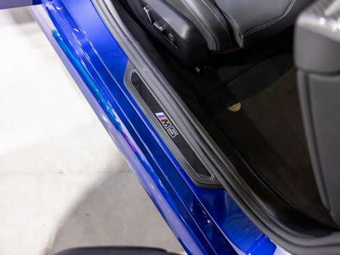 Used 2025 BMW M5 w/ Executive Package image 33
