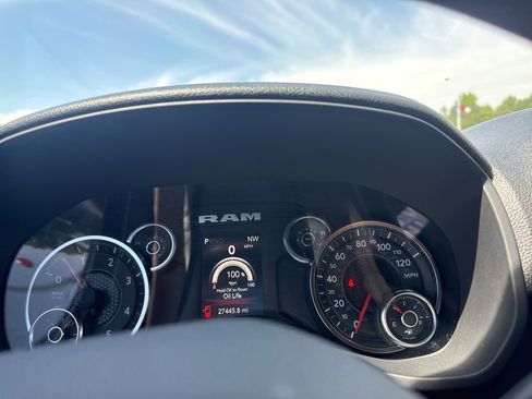 Used 2024 RAM 2500 Tradesman w/ Chrome Appearance Group image 21