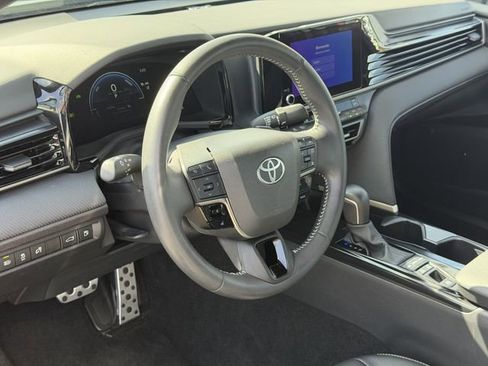 Used 2025 Toyota Camry SE FWD image 10