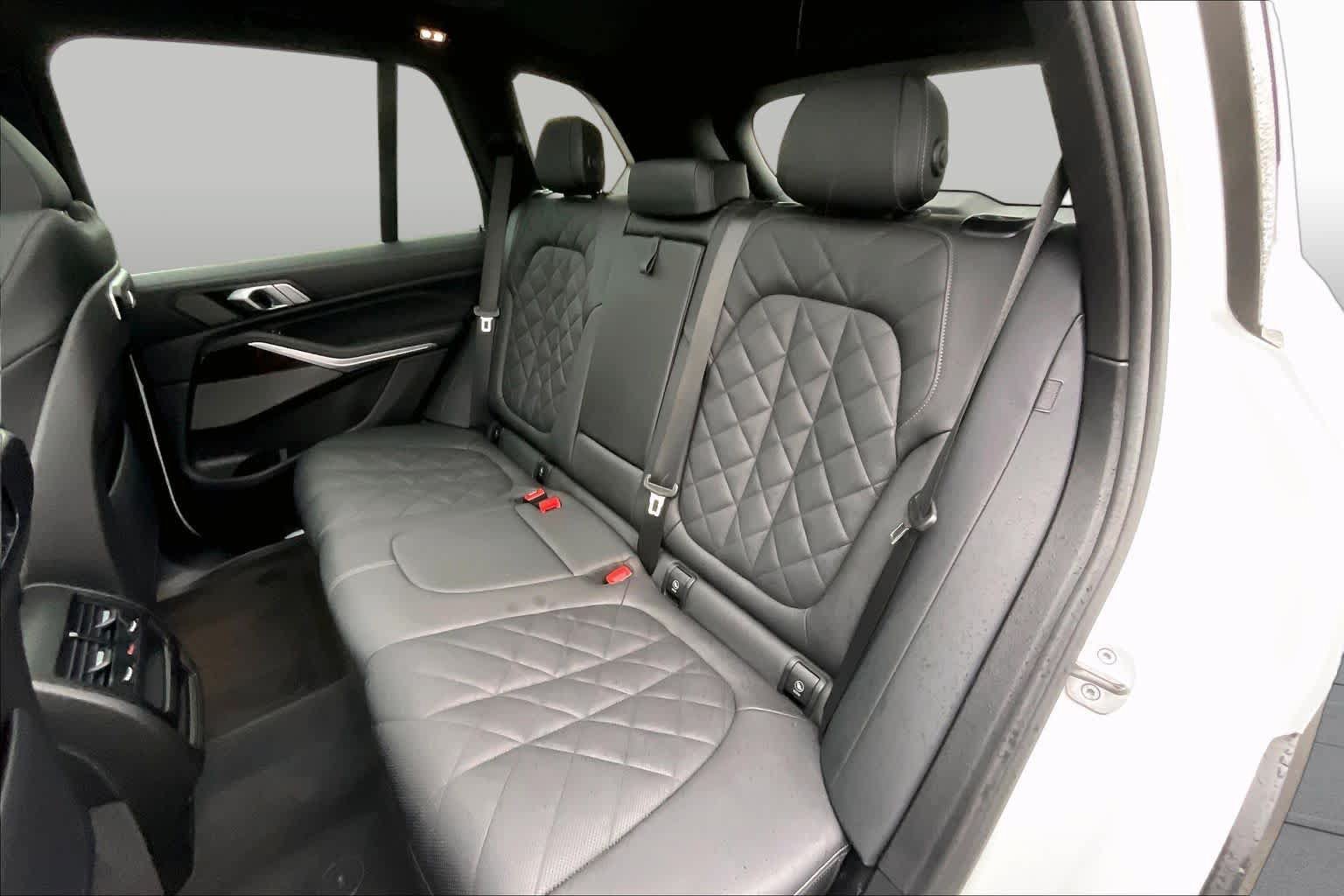 Used 2024 BMW X5 xDrive40i w/ Premium Package AWD/4WD image 20