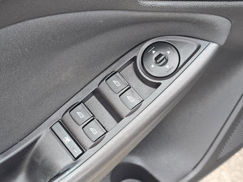 Used 2016 Ford Focus SE w/ Equipment Group 201A image 25