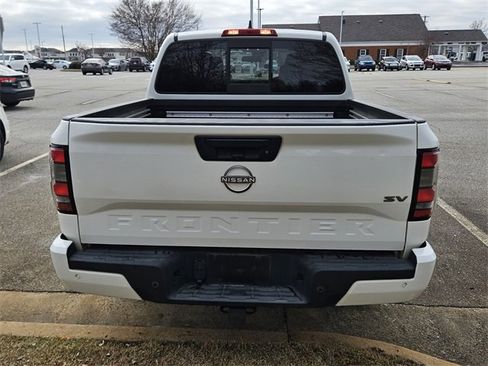 Used 2022 Nissan Frontier SV image 8