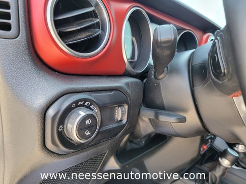 Used 2023 Jeep Gladiator Rubicon w/ LED Lighting Group image 15