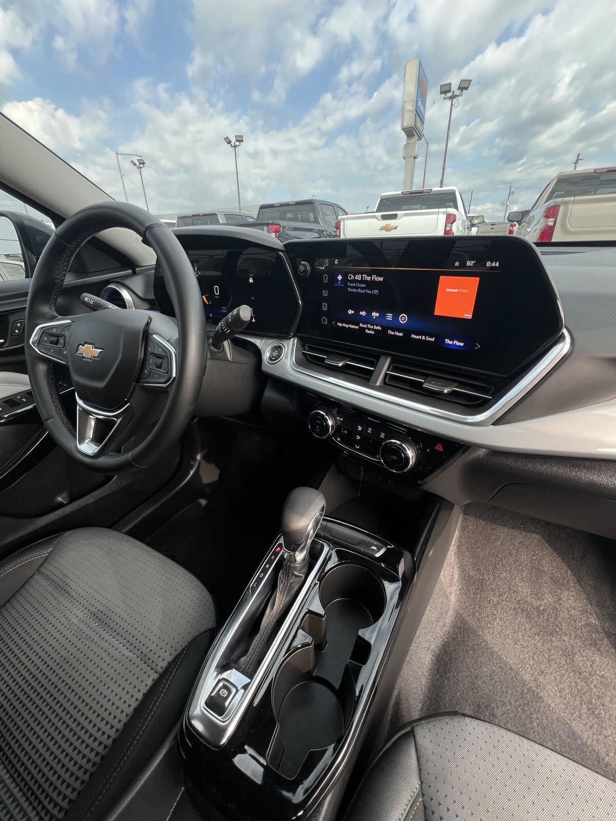 Used 2025 Chevrolet Trax LT w/ Driver Confidence Package FWD image 22