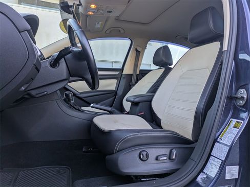 Used 2015 Volkswagen Passat 1.8T SE image 2