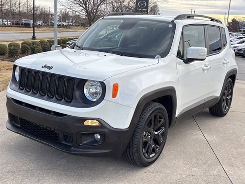Used 2018 Jeep Renegade Altitude w/ Cold Weather Group image 9