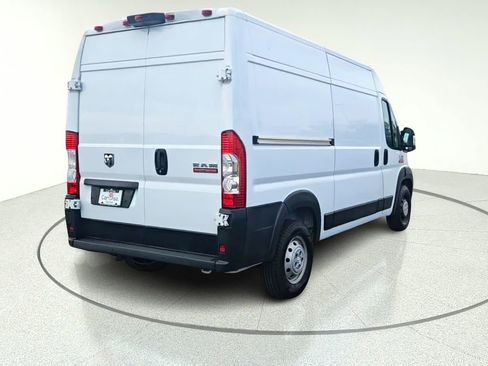 Used 2022 RAM ProMaster 2500 w/ Driver Convenience Group FWD image 9