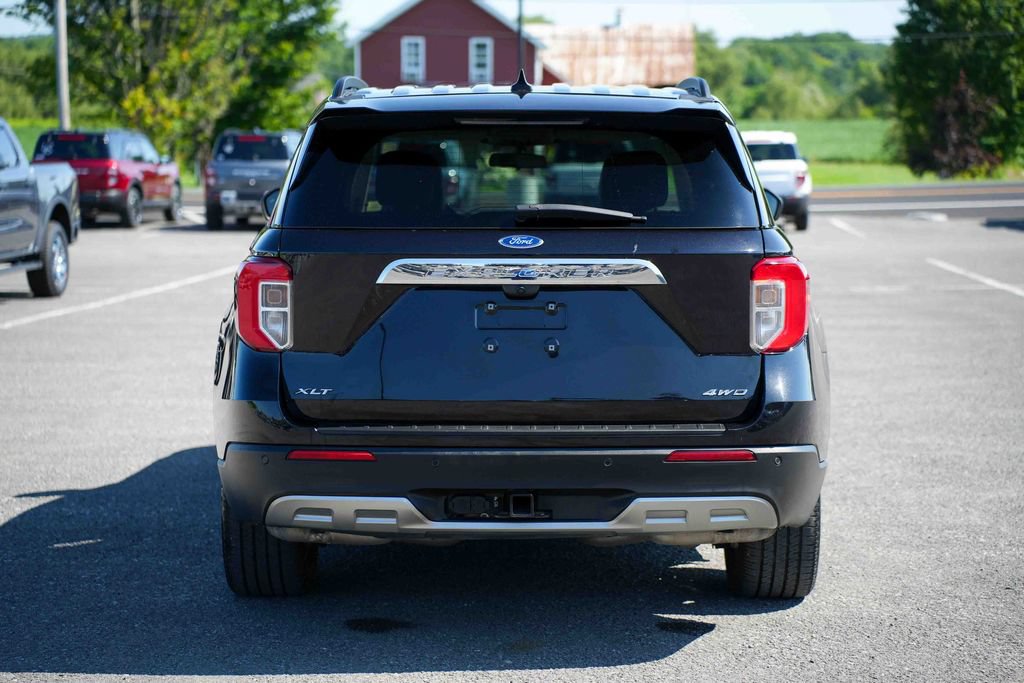 Used 2024 Ford Explorer XLT w/ Equipment Group 202A AWD/4WD image 6
