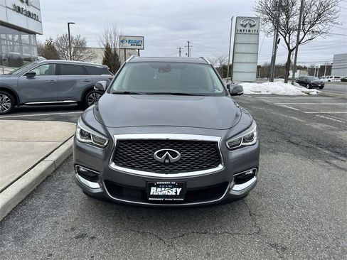 Used 2019 INFINITI QX60 Luxe w/ Essential Package image 3