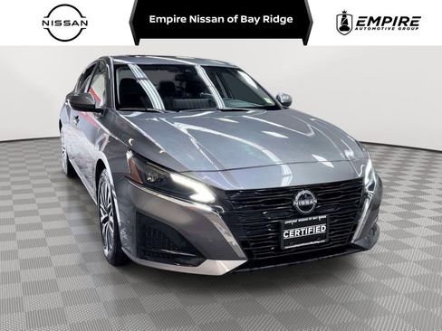 Used 2025 Nissan Altima 2.5 SV w/ SV Premium Package FWD image 1
