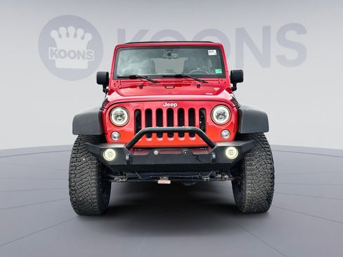 Used 2016 Jeep Wrangler Unlimited Rubicon w/ Connectivity Group image 11