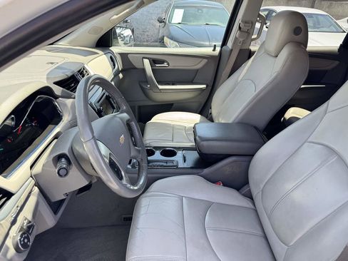 Used 2014 Chevrolet Traverse LT FWD image 39