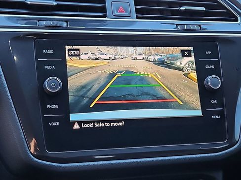 Certified 2022 Volkswagen Tiguan SE image 20