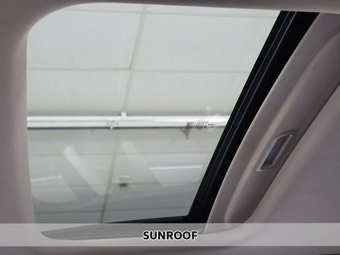 Used 2020 Ford Fusion Energi Titanium image 4