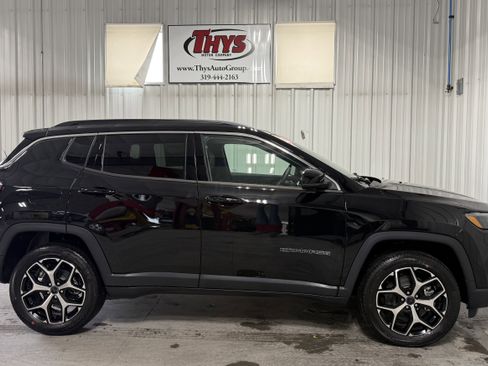 New 2026 Jeep Compass Limited AWD/4WD image 2
