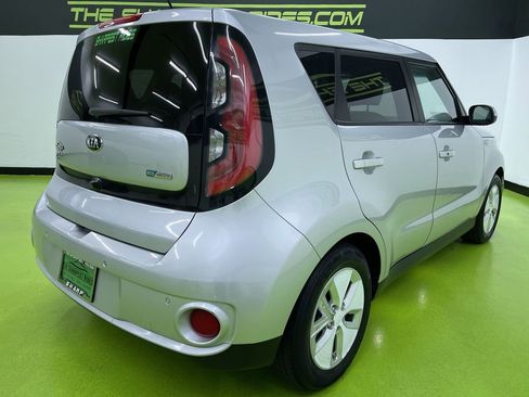 Used 2016 Kia Soul EV + w/ Sun & Fun Package image 10