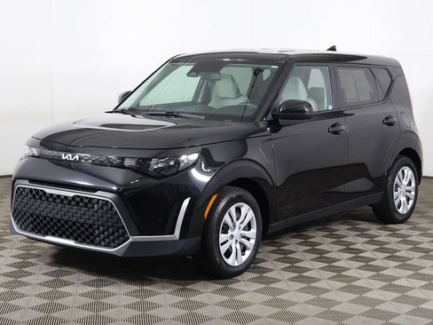 Used 2023 Kia Soul LX FWD image 5