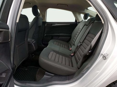 Used 2018 Ford Fusion SE FWD image 17