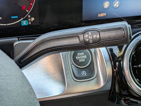 New 2026 Mercedes-Benz GLB 250 image 27