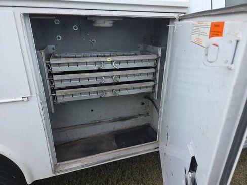 Used 2006 Ford F350 4x4 Regular Cab Super Duty image 22