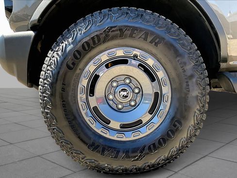 Used 2025 Ford Bronco Outer Banks w/ Sasquatch Package image 11