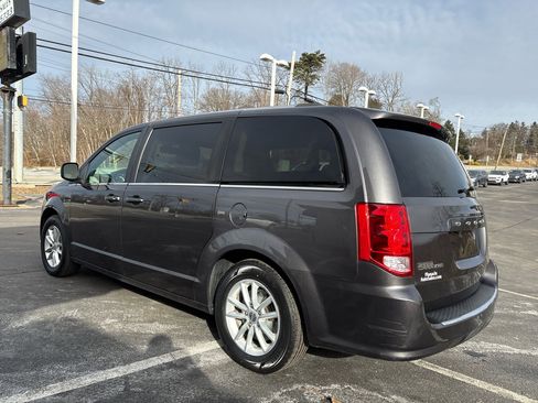 Used 2020 Dodge Grand Caravan SXT image 7