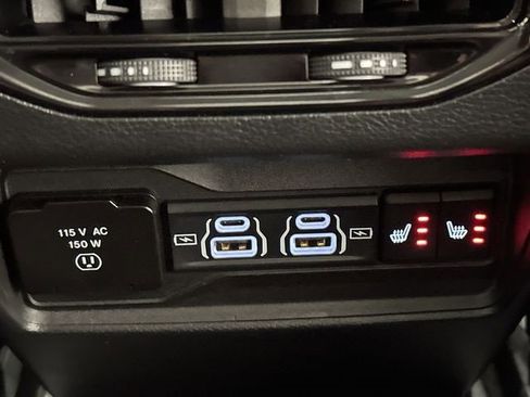 Used 2023 Jeep Grand Cherokee Limited image 21