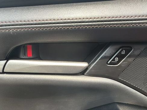 Used 2024 MAZDA MAZDA3 s FWD image 18