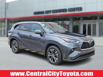 Used 2025 Toyota Highlander XLE