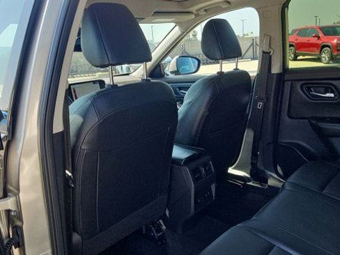 Used 2023 Nissan Rogue SL w/ SL Premium Package FWD image 22
