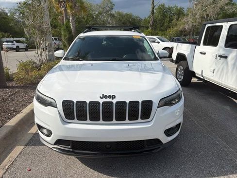 Used 2021 Jeep Cherokee Latitude Plus FWD image 2