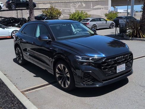 Used 2025 Audi Q8 Prestige AWD/4WD image 4