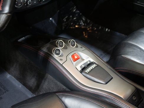 Used 2014 Ferrari 458 Italia Coupe RWD image 26